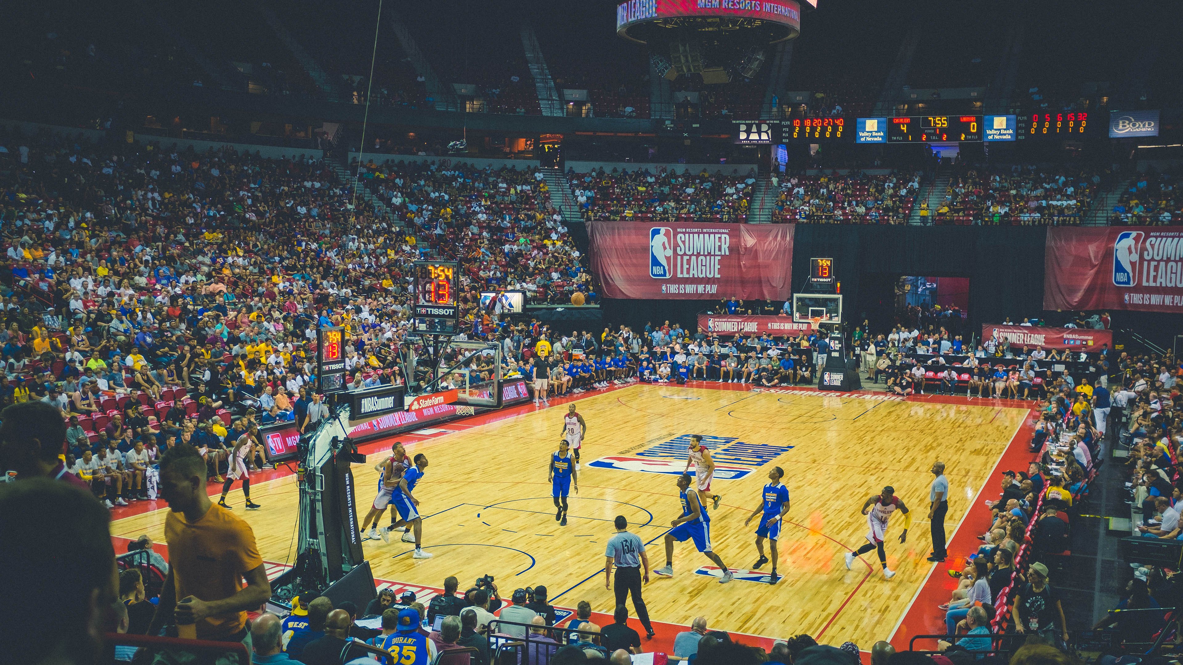 先锋球员归队,主教练信心大增,先锋球馆